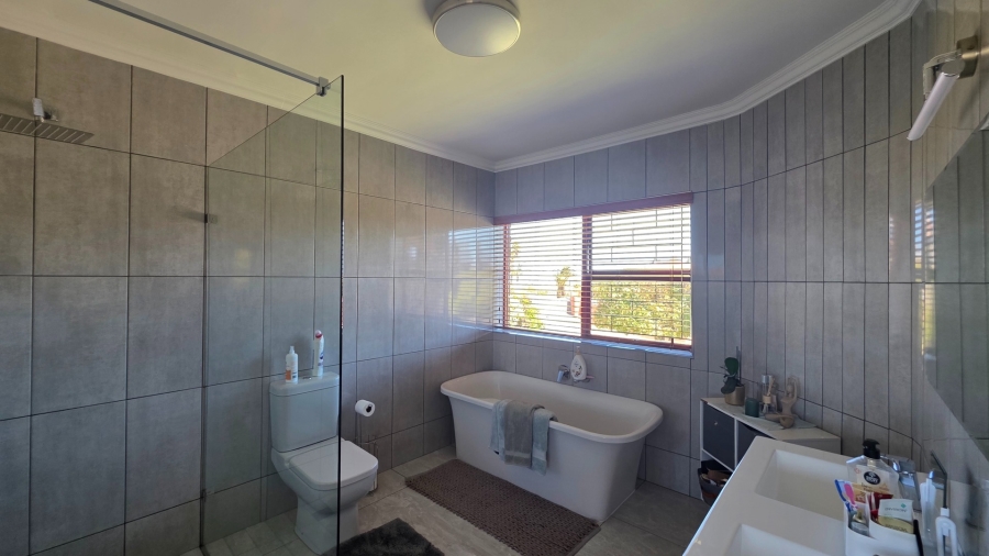 7 Bedroom Property for Sale in Vredenburg Western Cape